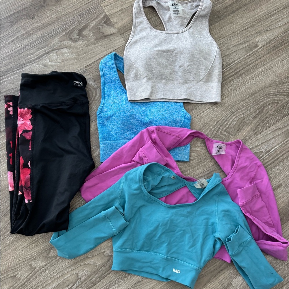Set of tops